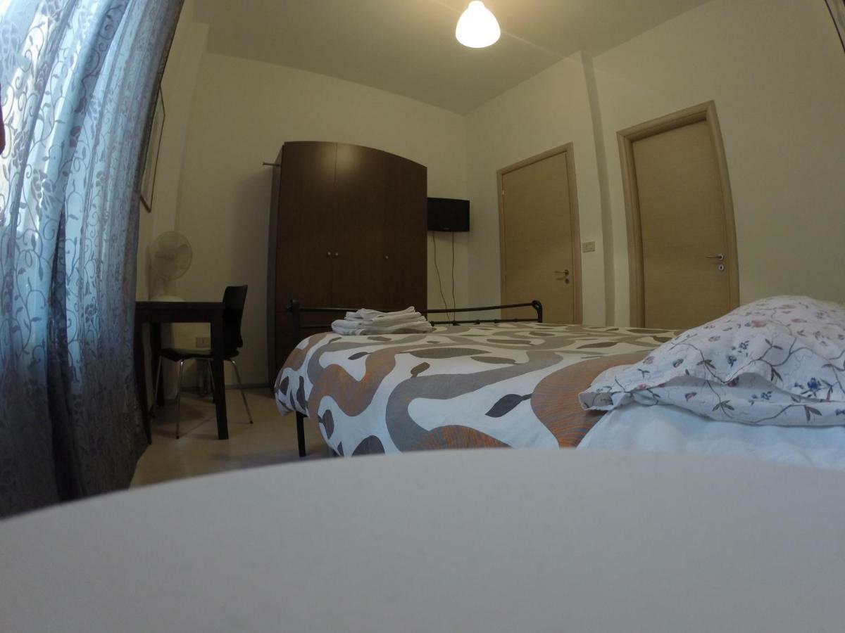 Bed And Breakfast Degli Artisti Cosenza Exterior photo